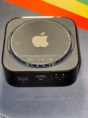 Apple TV 4k 1st Gen 64gb A1842, w/ upgraded A1962 Remote