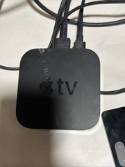 Apple TV 4K A1842 64GB 1ST Gen Media streamer with Remote A1513