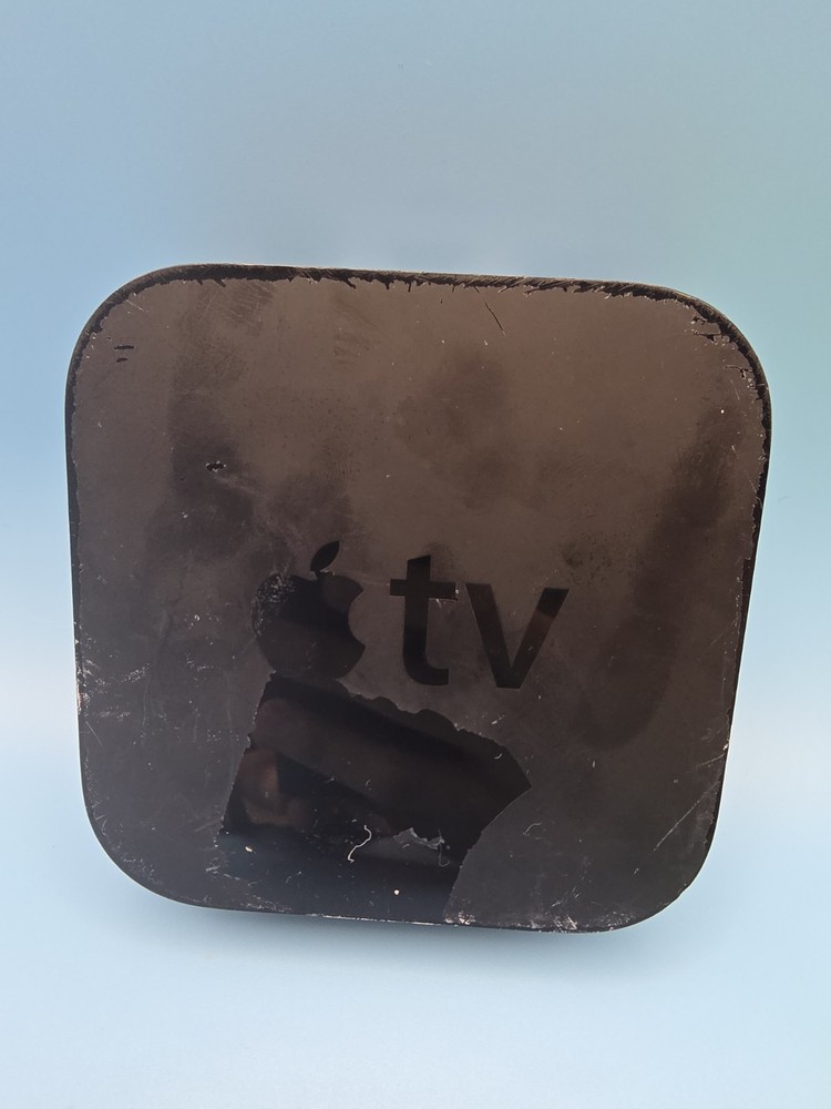 Apple TV A1625 4th Gen 1080p HD 32gb Media Streamer