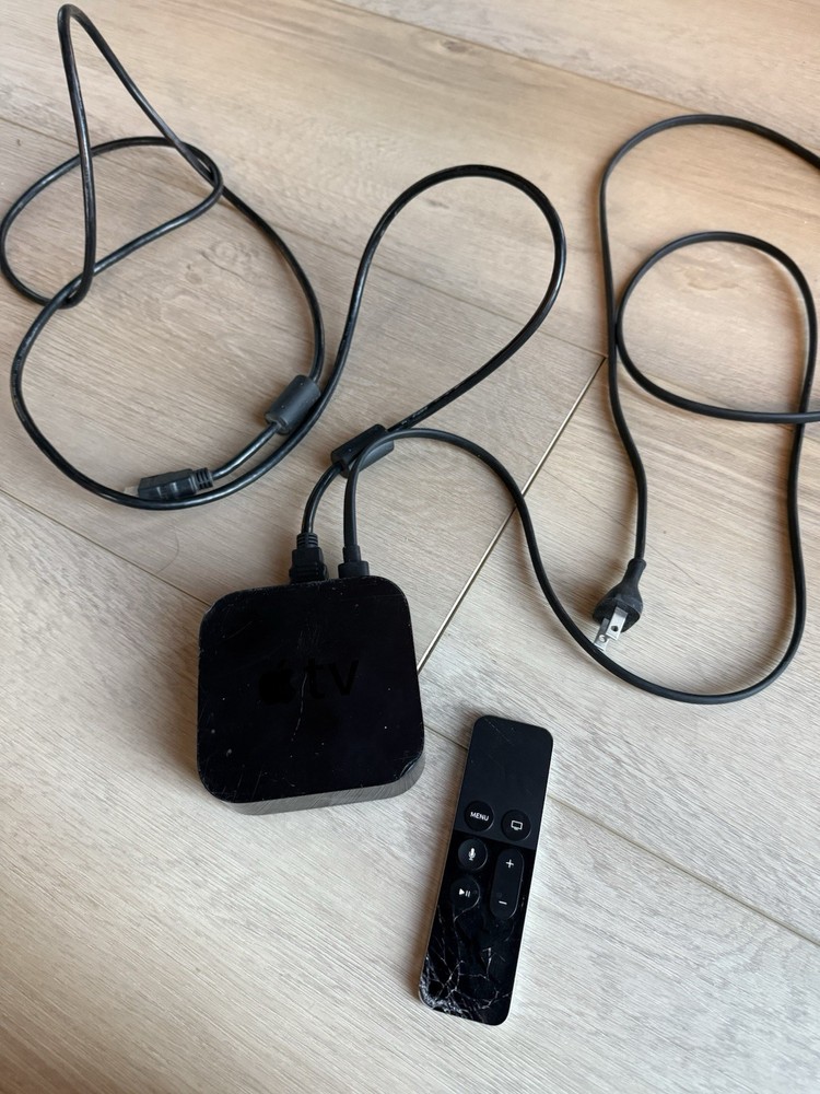 Apple Tv WiFi + Ethernet Media Streamer Black + remote + HDMI + power cord