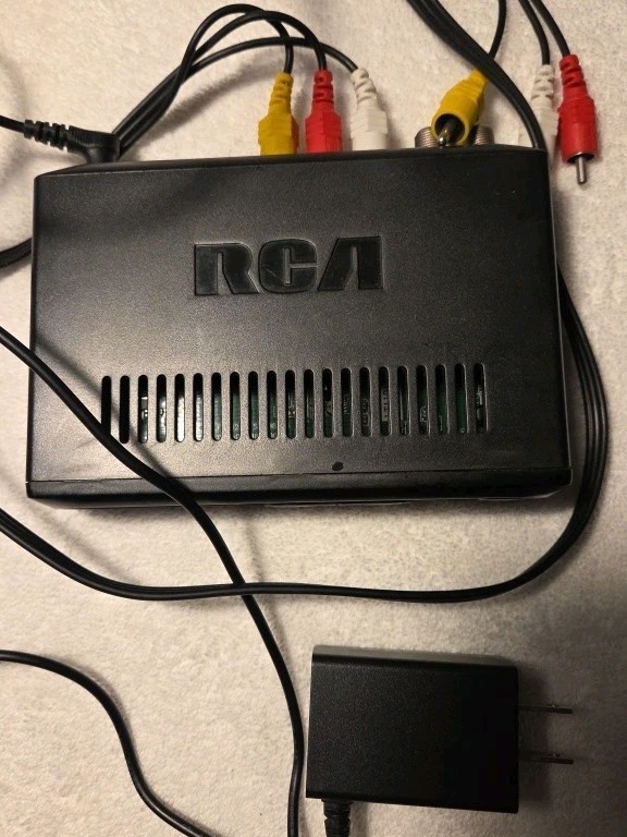 RCA DTA880 Digital TV Converter & Recorder HDMI 1080p & Cables – «NO REMOTE «