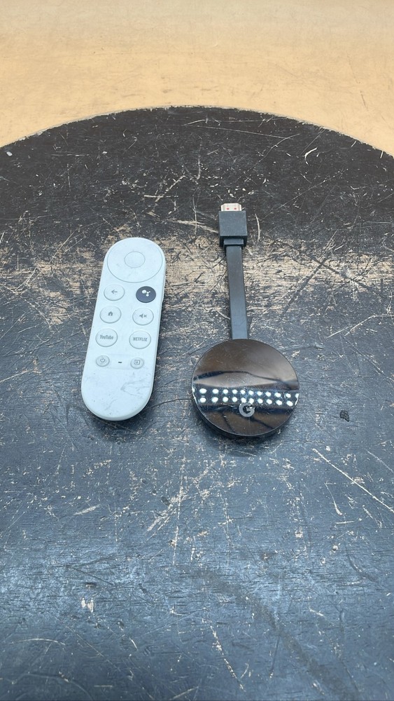 Google Chromecast NC2-6A5-D Streaming Media Player w/ G9N9N Remote Control