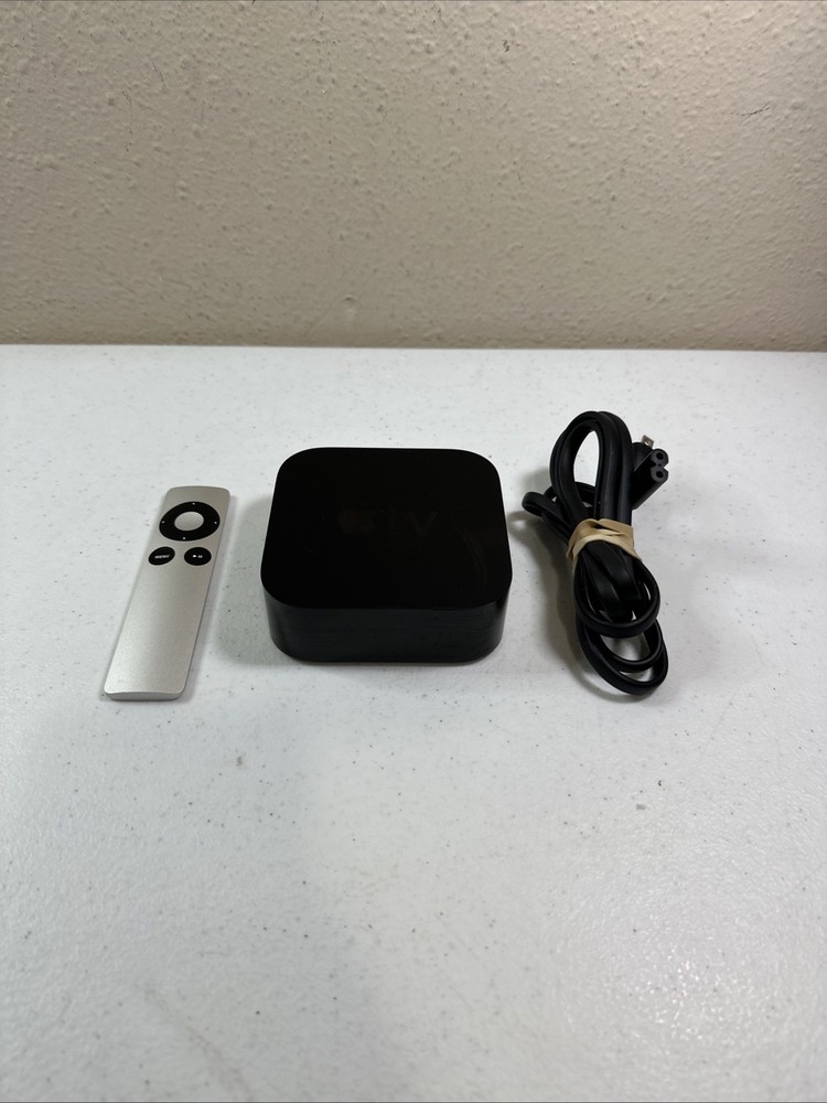 Apple TV 4th Gen Model A1625 HD 32GB with Remote and Power Cord