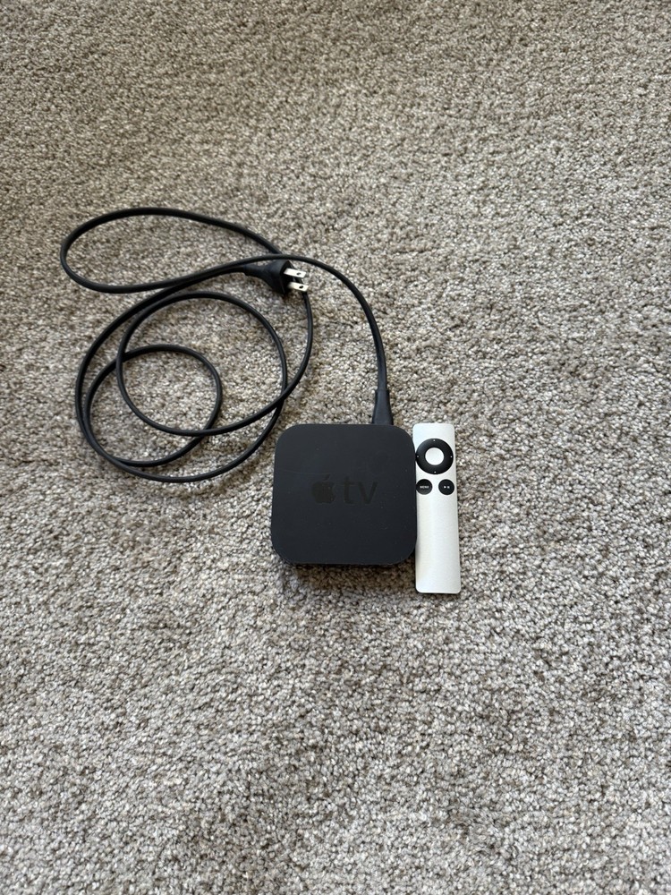 Apple A1427 TV 3rd Gen HD Wi-Fi Steaming Device W/White Remote Tested