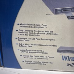 D-Link MediaLounge DSM-320RD Wireless Media Player W/DVD & Card Reader NOS