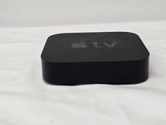 TV Apple OEM A1427 HD Media Streamer – Genuine Apple Remote w/ AC (Black)