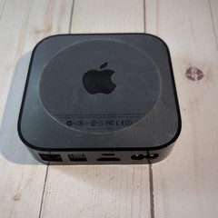 Apple TV (3rd Generation) 8GB A1427 – Black w/ Apple TV OEM Power Cord 2.5A 125V