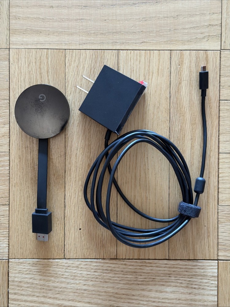 Google Chromecast Ultra 4K Streaming Media Player NC2-6A5-D Wi-Fi HDMI