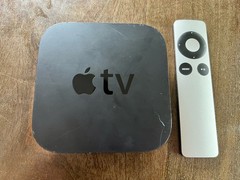 Apple TV 3rd Gen A1469 – 8GB Media Streamer – With Remote & HDMI Cable