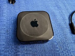 Apple TV 4th Gen HD Media Streamer 64GB – A1625 -w/ Silver Apple Remote & Cables