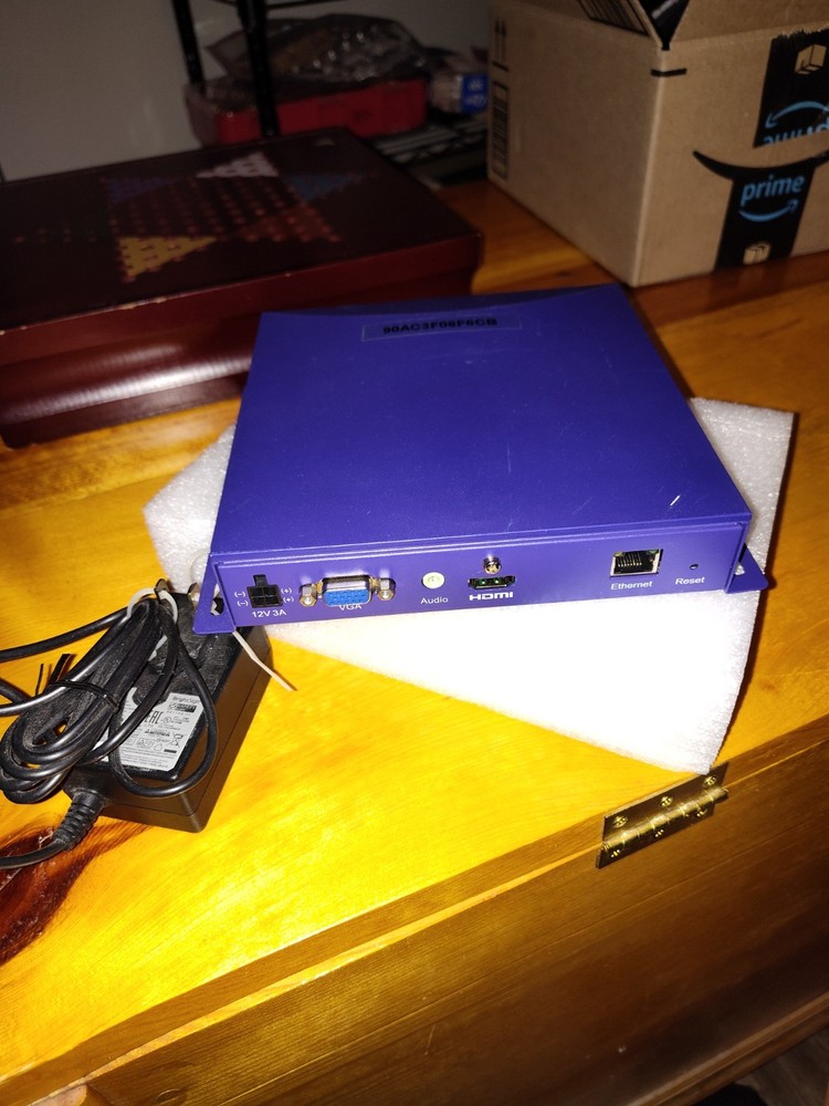 BrightSign XD232 Network Digital Signage Player Bundle – Power, Cables, 32GB SD