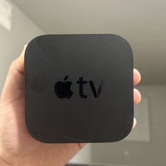 Apple TV 4th Gen A1625 32GB w/ Remote A1513, HDMI, Power Cable & TotalMount Pro