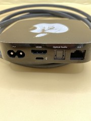 Apple TV A1378 2rd Generation 720P 8GB HD Media Streaming Media Player NO REMOTE