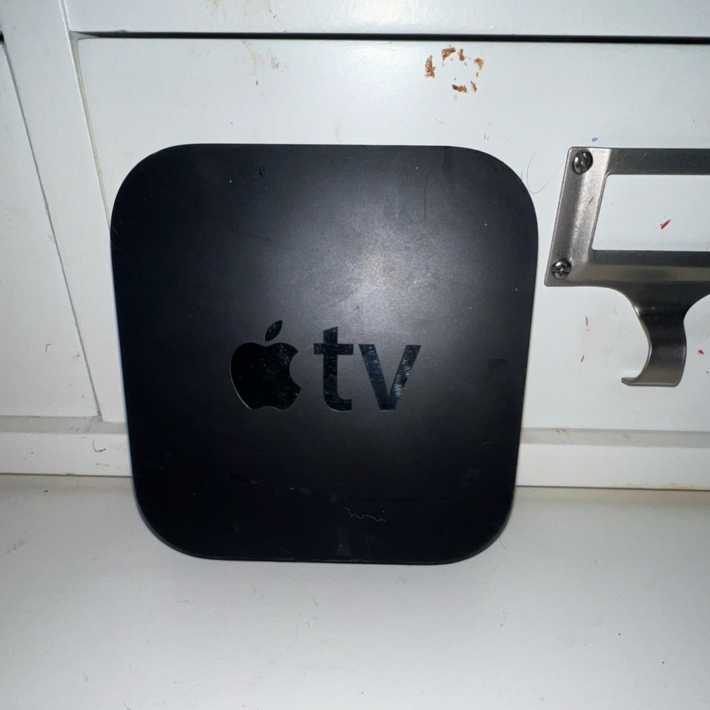 Apple TV Digital HD Media Streamer Black HDMI Ethernet Optical TOSLINK no cord