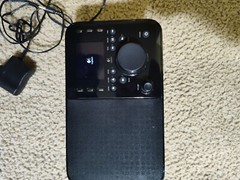 Logitech Squeezebox Portable Music Player Wi-Fi Internet Smart Radio X-R0001