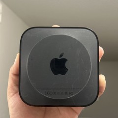 Apple TV 4th Gen A1625 32GB w/ Remote A1513, HDMI, Power Cable & TotalMount Pro