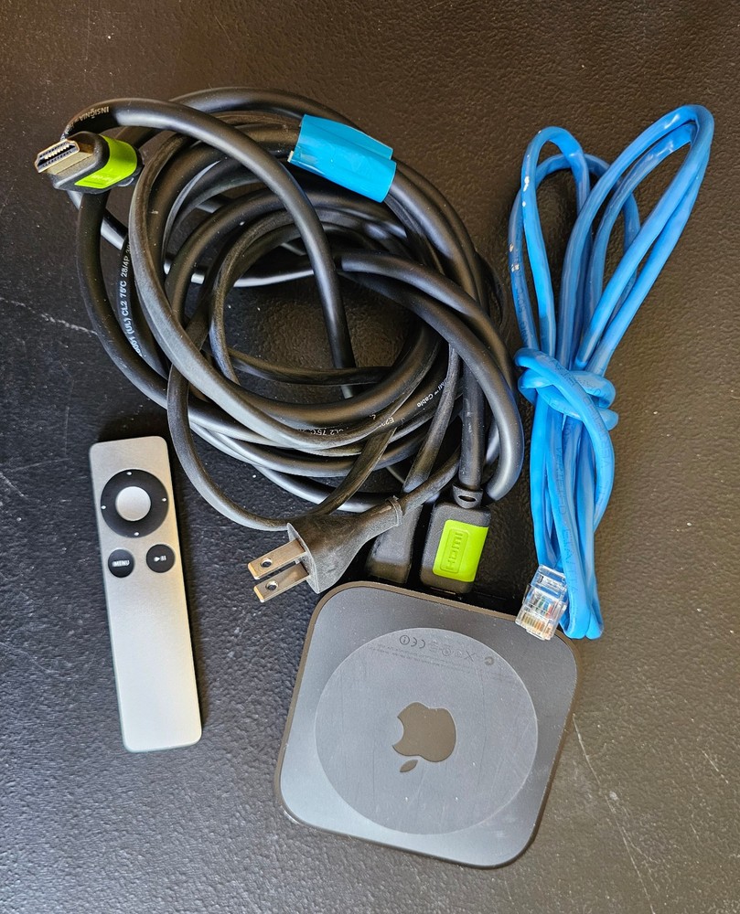 Apple TV 2nd Generation – Model #A1378 EMC-2411 w/ Cable Set & Remote