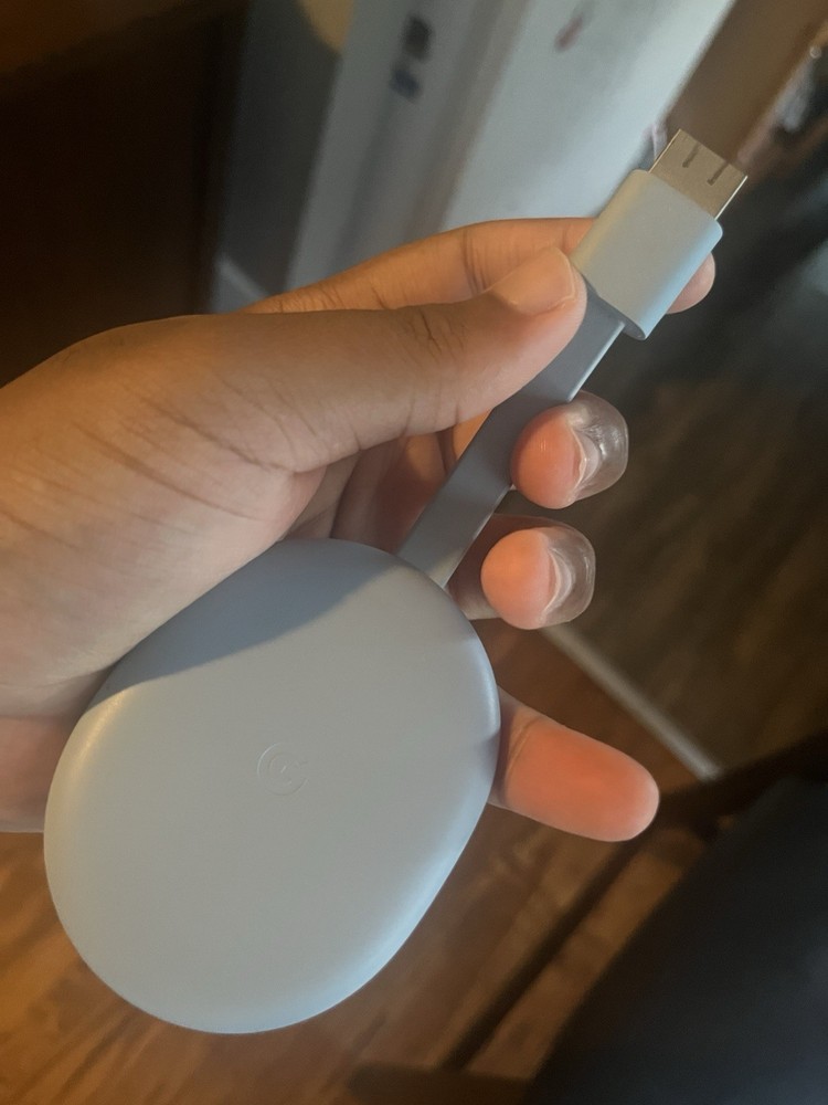 Google Chromecast with Google TV 4К Media Streamer with Google Assistant – Sky