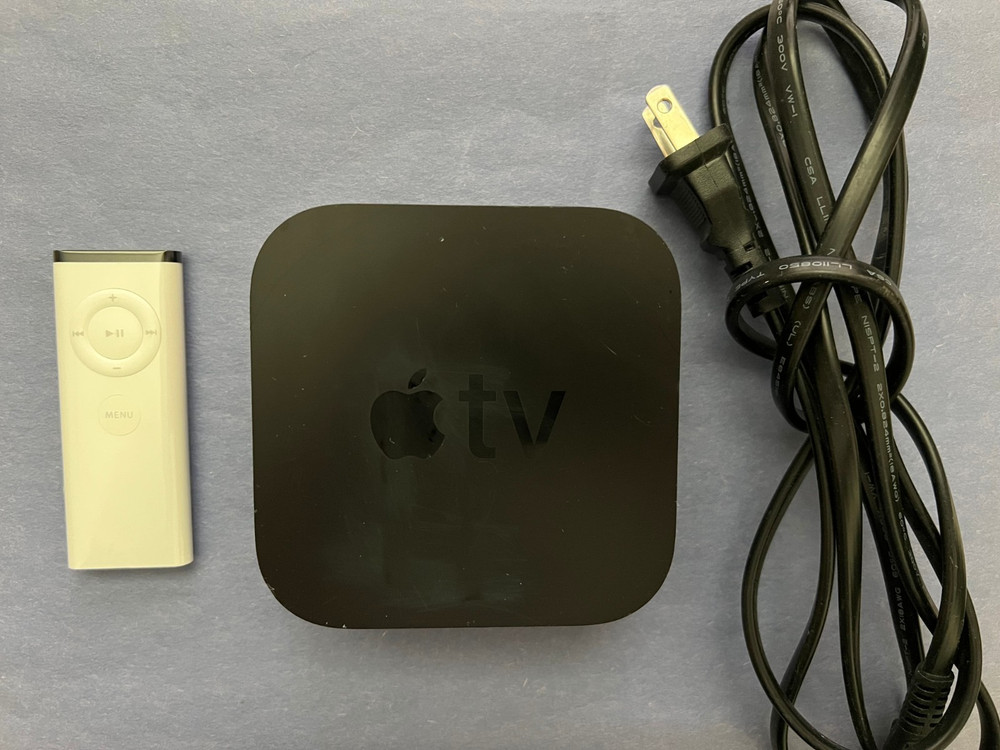 Apple TV 4K 64GB HD Media Streamer Model A1842 1st Generation-w/Non-Siri Remote