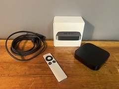 Apple TV (2nd Generation) 8GB Media Streamer – A1378