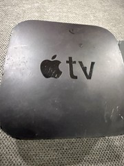 Apple TV 4K 1st Gen 32GB A1842 HDR WiFi Media Streamer w Remote TESTED