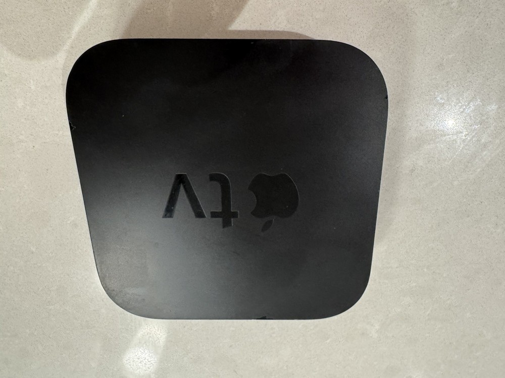 Apple TV (3rd Generation) Smart Media Streaming Player A1469 / A1427