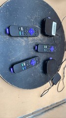 Roku 4200X Streaming Player & RC-EL1 RC-AL2 Remote Control Media Device Lot of 5