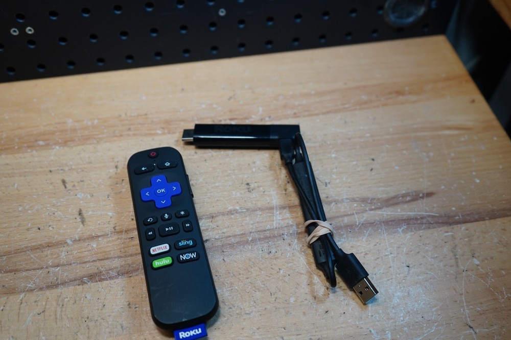 (K) Roku Streaming Stick 4K HDR 3810X with Voice Remote & Cable