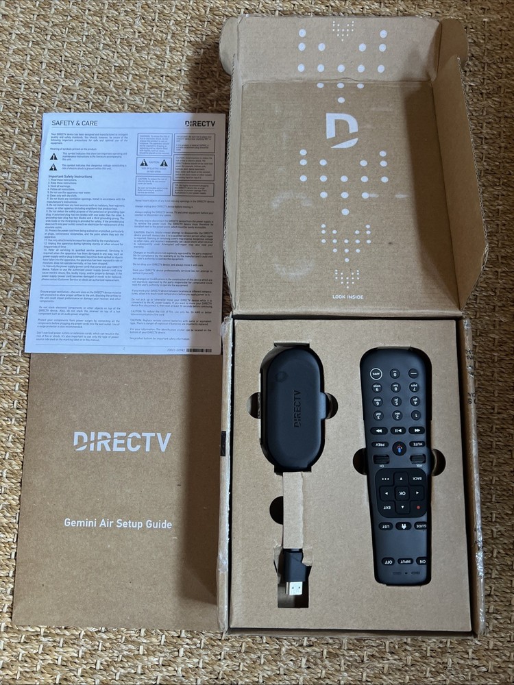 DIRECTV Gemini Air Streaming Device 4K Model P21KW-500 Wth AC Adapter and Remote