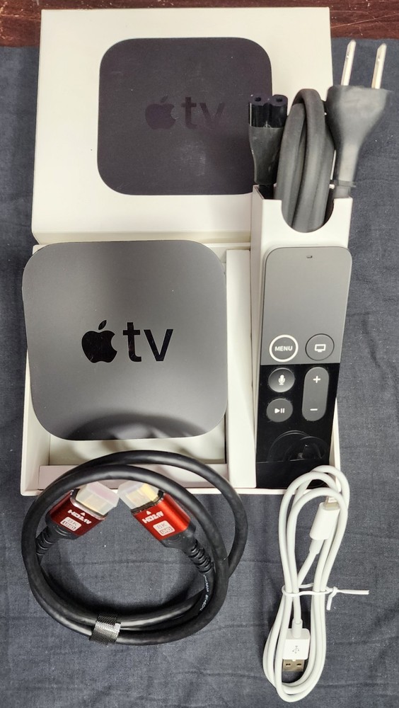 Apple TV 4K 32GB A1842 MQD22LL/A 8K UHD HDMI SIRI Remote Lightning&PowerCable