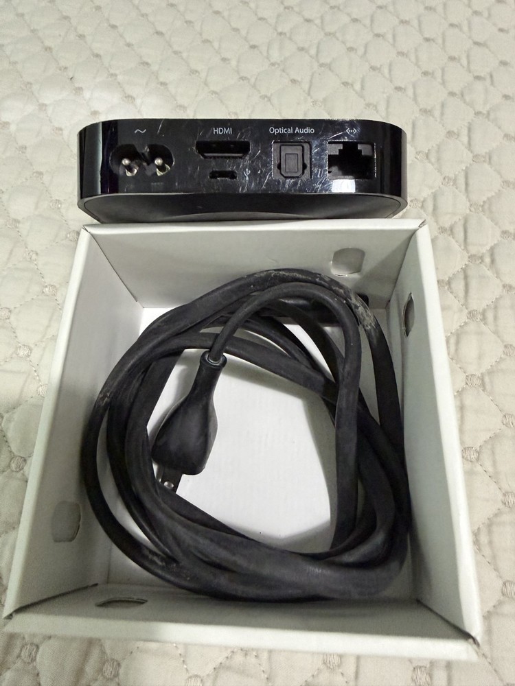Apple TV 2nd Generation Model: A1378 HD 720p Streamer Black No Remote