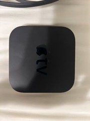 Apple TV 32GB 4th Generation Black FHD HD 1080p Media Streamer