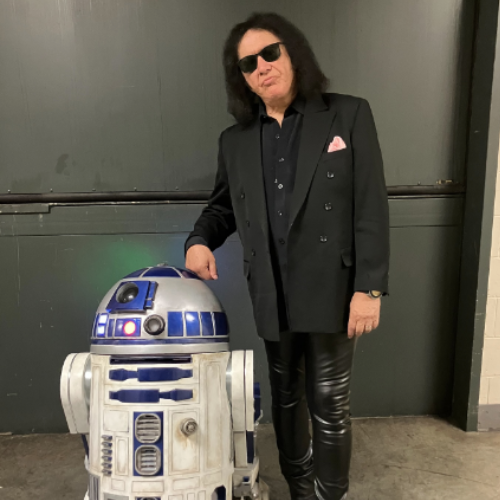 Gene Simmons, leyenda de Kiss, hospitalizado tras accidente automovilístico en California