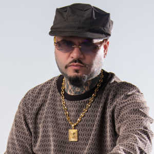 Farruko vuelve a sus raíces con “Manda la plena” y sorprende