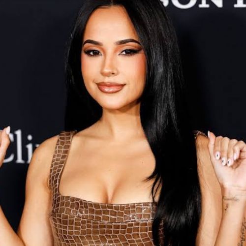 Becky G debuta en el segundo puesto de Top Latin Pop Albums con “Baraja Bendita”