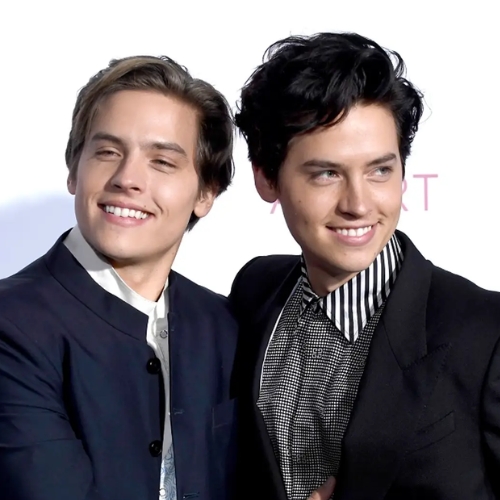Dylan Sprouse descubre algo inesperado sobre su familia