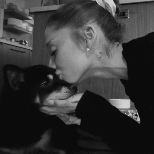 Ariana Grande despide a su perrita Coco